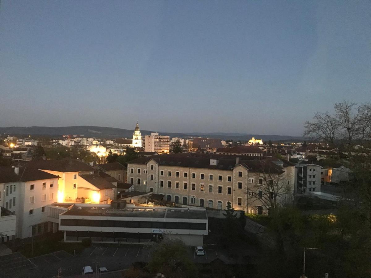 Bel Appartement Renove, Spacieux Et Lumineux Μπουργκ-αν-Μπρες Εξωτερικό φωτογραφία